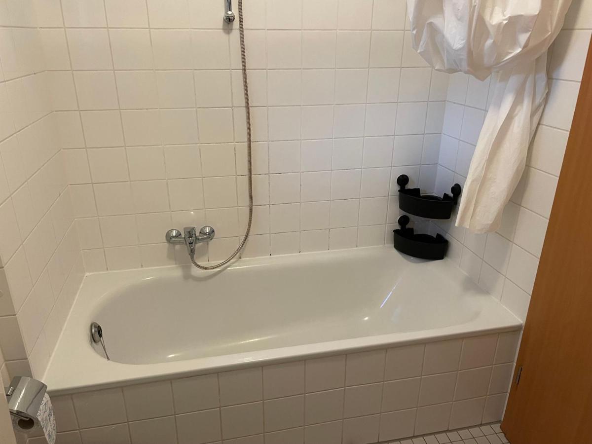 Ferienwohnung Mit 2 Zimmer, Kueche, Bad, In Саарбрюкен Екстериор снимка